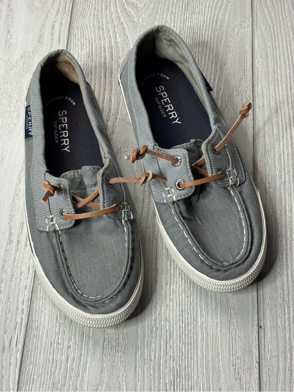 Sperry Women's Lounge Away Sneakers, grey canvas, brown rawhide laces size 5.5